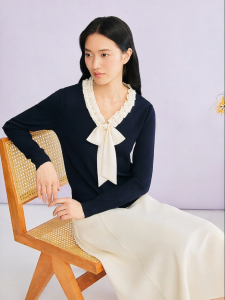 Spring New Fashionable Office-wear Pearl-Decorated Bow Knit Sweater