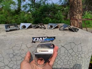 Pankon Pangkon Dudukan Kunci Kontak Cb 125 Cg 125 Cb 100 Crom Tebal Besi Plat Tempat Kunci Kontak Cb 100 Cg 100 Cb Gl Mp Tiger