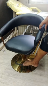 เก้าอี้ รุ่น Sky ลูกกรงทอง สีดำ ที่วางเท้าสีทอง ดีไซน์หรู ดูมีระดับ นั่งสบาย ราคาพิเศษ