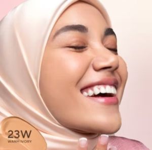 NEW SHADES! Wardah Colorfit Perfect Glow Cushion - Medium-High Coverage Hingga 12 Jam Dengan SPF 40 PA - Dilengkapi Dengan Glow Perfecting Pigment dan Skincare-infused CICA + Hydra ß-Glucan - Hasil Akhir Glowing dan Menyatu Dengan Warna Kulit*