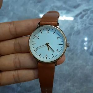 Đồng hồ nữ mặt tròn dây da sang trọng second hand si nhật- đã qua sử dụng