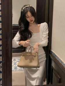 ชุดเดรสยาวคอเหลี่ยมแขนยาวสีขาวสไตล์ฝรั่งเศส ชุดราตรีเอวสูง ชุดทำงานสไตล์เกาหลี ชุดทำงานฤดูใบไม้ผลิ ชุดทำงานฤดูใบไม้ร่วง