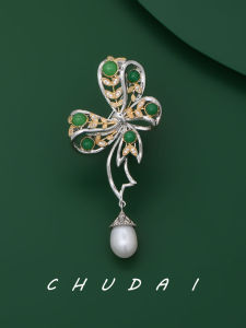 Elegant Green Sapphire Butterfly Knot Brooch High End Womens Natural Freshwater Pearl Vintage Luxury Suit Coat Decoration Trendy