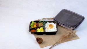 Mika Bento Sekat 4 + Tutup Lunch Box Wadah Makanan Tempat Makanan Sekali Pakai Tray Kotak Bento isi 50 pcs