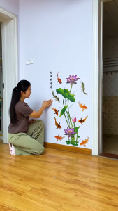 Decal trang trí tường Hoa Sen cùng Đàn Cá Phú Quý decal dán tường hình dán decan trang trí nhà cửa đẹp