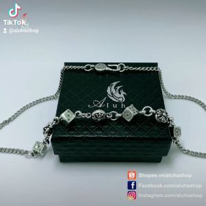 Dây chuyền đồng trắng không rỉ Chrome Heart khắc nổi hoa Iris xúc xắc biểu tượng CH - NL169 - Aluha