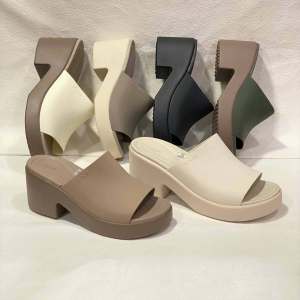รองเท้าแตะส้นสูง Brooklyn ผู้หญิง สไตล์เกาหลี หนัง PU สีดำ/ครีม/เทา