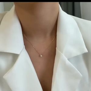 Kalung Titanium Wanita Liontin Permata Satu Kalung Wanita Korea Anti Karat Tidak Luntur