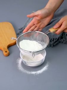 Newyorkbigsale - กระชอนตักอาหาร กระชอนกรองเศษอาหาร ตะแกรงตักของทอด ด้ามไม้ No.Y1932 🍽️