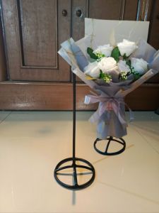Standing buket tempat pajangan buket bouquet besi