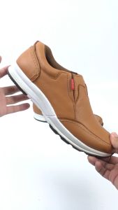 Sepatu Sneakers Kulit Pria Model Kasual Terbaru Mamojo Store Sneaker Ravenza