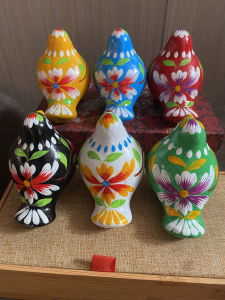 ของตกแต่งบ้านแบบจีนโบราณ ตุ๊กตาดินสีสันสดใสที่ทำด้วยมือ มีเสียงเมฆหยาบ ของตกแต่งบ้าน สินค้าที่ทำจากดิน ของเล่น