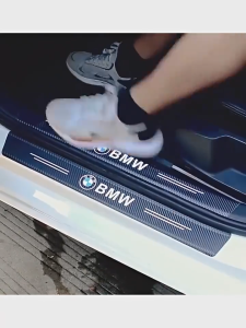 Stiker Karbon 3D Pelindung Piajakan Pintu Mobil Wuling Air-ev