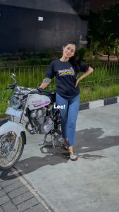 Kaos WONG JOWO: Desain Unik & Bahan Cotton