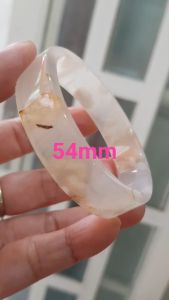 Vòng tay Nữ Mã Não Bản Vuông Bông mới bóng đẹp Ni 54mm x cao 14mm x dầy 6mm Màu Trắng bóng bông vàng nữ mệnh Kim mệnh Thủy 52kg - 55kg đeo đẹp xinh tay lắm có 750k ạ