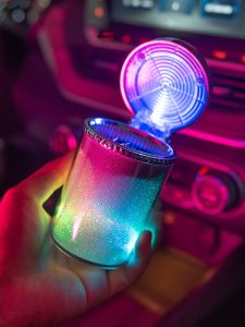 YILUYAFU | Multi-functional Car Ashtray with Lid and Night Light