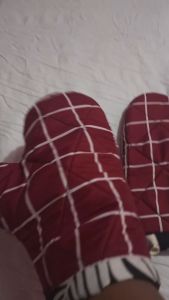 Sarung Tangan Kukusan Motif Kotak-Kotak dan Laut Maroon/Putih - 1 Pasang