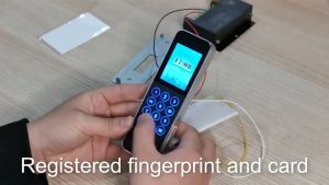 Máy chấm công vân tay kiểm soát cửa Ronald Jack F18-T