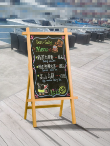 ShowIdea | Creative Tic-Tac-Toe Design Commercial Display Sign