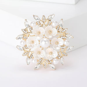 Pearl Flower Brooches for Women Plum Blossom Pin Peach Blossom Pins Banquet Party Backpack Gifts Jewelry Accessories