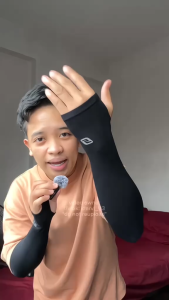 Solidfit Sun Sleeve UPF50+ UV Protection Anti-UV Basketball Cycling Football Arm Protections Sun Cooling