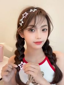 Jepit Rambut Bentuk Bintang: Aksesoris Rambut Wanita yang Unik