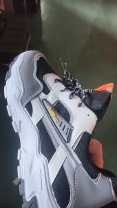 รองเท้ากีฬาลำลองอินเทรนด์สไตล์เกาหลีสำหรับผู้ชาย - จัดส่งเร็วสุด ๆ จาก COZYNESTO