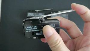 LXW5-11N1 Micro Limit Switch Travel Switch Micro Switch Z-15GW-B Leveraged DC220V Prevent Oil Anti-pollution for incubator egg turner motor