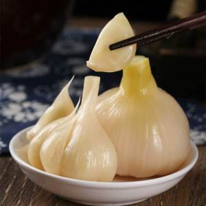 Pickled Garlic Cloves