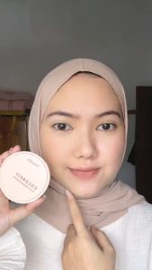 (HALAL MAKEUP) Wardah Colorfit Velvet Powder Foundation - SPF 20 - Oil Control - LAST UP TO 12 HOURS - Matte