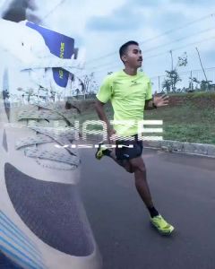910 Nineten Sepatu running pria - Haze vision 1.0 PUTIH BIRU