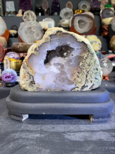 natural crystal rawstone with custom base stand#巴西🇧🇷 独特花体原矿💯天然原石原矿玛瑙钱袋子💰Height高: 12cm  width宽: 15cm