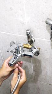 Kran Shower Kamar Mandi Kran Cabang Panas Dingin Hand Shower Set Shower Paket Lengkap HS73+G88+JS44