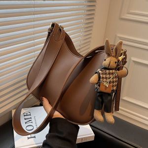 กระเป๋าถังคุณภาพสูง ฤดูใบไม้ร่วงใหม่แฟชั่นย้อนยุคผู้หญิงกระเป๋าออกแบบเฉพาะกระเป๋าสะพายไหล่กระเป๋ารักแร้