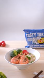 BaiXiang ขนมอร่อยๆๆถูกๆ บะหมี่กึ่งสําเร็จรูปรสกุ้ง รสซีฟู้ด ราเมน 5 ซอง 86g [ฮาลาล]",