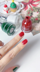 FLOWERORA Christmas Magic  ทาเล็บเฉดคริสต์มาส เทศกาลแห่งความสุข สีทาเล็บไม่อบ ไม่มีกลิ่นฉุน ทาในห้องแอร์ได้