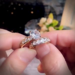 Huitan New Trendy Wedding Rings for Women Luxury Inlaid AAA Cubic Zirconia Double Stackable Rings Party 2Pcs Set Fashion Jewelry