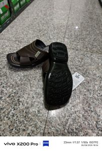 รองเท้าแตะPu แบบสวม หน้าหนังติดป้ายเหล็ก govy soft สี ดำ น้ำตาล 38-43