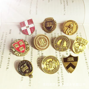 เข็มกลัดหมุดหน้าอกชุบทองเงินโลหะผสมจากเครื่องประดับ Beibo สําหรับนักเรียนรางวัลการสอบรับปริญญาของขวัญที่ระลึก