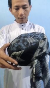 Peci Jogokariyan & Kopiah Dai: Aksesoris Tradisional Indonesia