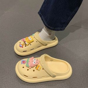 รองเท้าแตะแบบสวมครึ่งนิ้วสำหรับผู้หญิงในช่วงฤดูร้อนปี 2023 ทรงหัวมน ทรงหัวมน สไตล์การ์ตูน SpongeBob ดีไซน์ใหม่ รองเท้าแตะสวมสบายสำหรับกลางแจ้ง