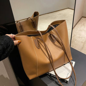 Retro Large Capacity Womens Tote Bag 2024 New Fashion Commuter Bag Versatile Single Shoulder Bag Soft PU Leather Zipper Closure