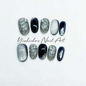 Fall and Winter Hand-Painted Nail Feather Magic Mirror Effect Powder Cats Eye Light Luxury and Simplicity White Short Oval Detachable Manicure