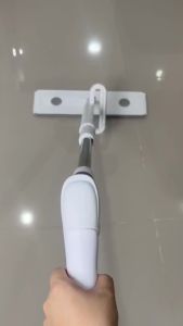 ไม้ถูพื้นสเปรย์ Spray Mop  ไม้ม็อบดันฝุ่น พร้อมระบบฉีดน้ำในตัว ไม้ถูพื้นแบบแบน ไม้ม็อบแบบสเปรย์ผ้าไมโครไฟเบอร์  ผ้าไมโครไฟเบอร์ ระบบหัวฉีดมีที่ฉีดน้ำ