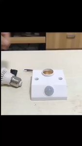 Fitting Lampu Sensor Otomatis E27 Putih Mayitr APH820 240V 25W