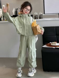 ชุดกีฬาลำลองสำหรับผู้หญิง 2 ชิ้น ฤดูใบไม้ผลิและฤดูใบไม้ร่วง สไตล์เกาหลี แจ็คเก็ตทำงานแบบหลวม กางเกงขายาว ชุดทำงาน