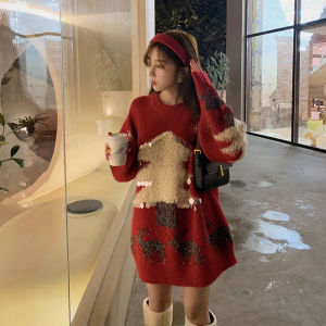 เสื้อสเวตเตอร์คอตั้งแขนยาวสีแดงหนาปานกลางสำหรับผู้หญิงในช่วงฤดูหนาวปี 2021 เสื้อคลุมกันหนาวแบบสวมหัวสไตล์เกาหลีสำหรับผู้หญิง