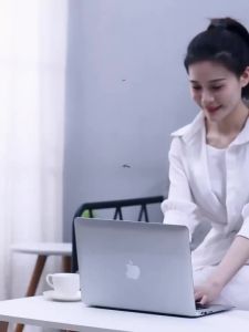 【✅Ready Stock】Raket nyamuk inovatif 2 in 1 dengan sensor photosensitive dan induksi listrik untuk membasmi nyamuk di rumah atau kantor
