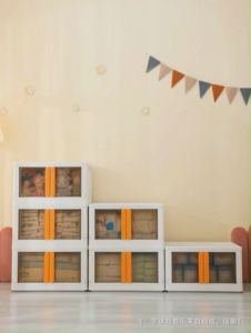 ชุดกล่องกล่องใส่ของมินิมอล รุ่น Wafer Box สำหรับการใส่เสื้อผ้า หรือหนังสือ มี 2 ขนาด พับเก็บได้ และสามารถวางซ้อนกันได้