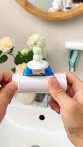 RakanKu Malaysia Manual Roller Toothpaste Saving Squeezer Tube Dispenser Rotatable Facial Wash Clip Squeezer Pemeras Ubat Gigi 牙膏挤压器 牙刷架